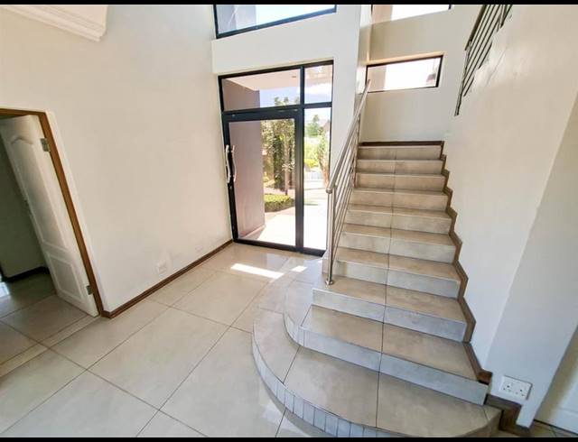 5 BEDROOM HOUSE FOR SALE IN ELDORAIGNE